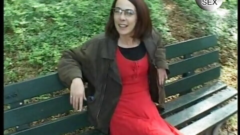 Milf lutscht mein Schwanz nach dem fingern