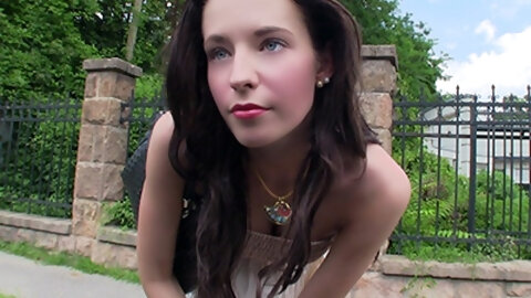 Stranded Teens - Teen Elisabeth needs a Ride