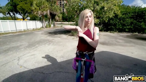 Lexi Lore - Horny 19 Year Old Hops On The Bus