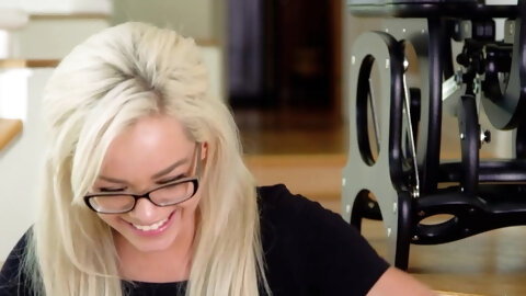 Gorgeous blonde Elsa Jean moans while being pleasured - HD
