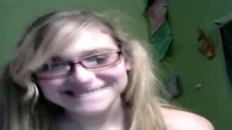 19 YO Skinny Blonde Cums on Webcam